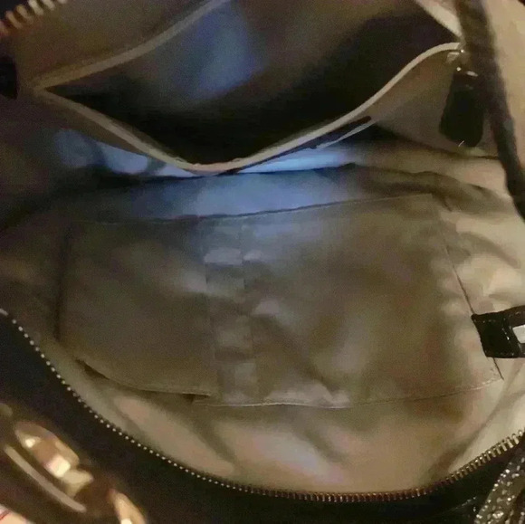 COACH VINTAGE PATENT SIGNATURE TOTE - Picture 6 of 9